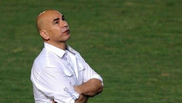 حسام حسن المدير الفني للفريق الأول لكرة القدم بالن