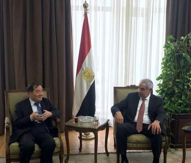 الوزير مع سفير الصين بالقاهرة