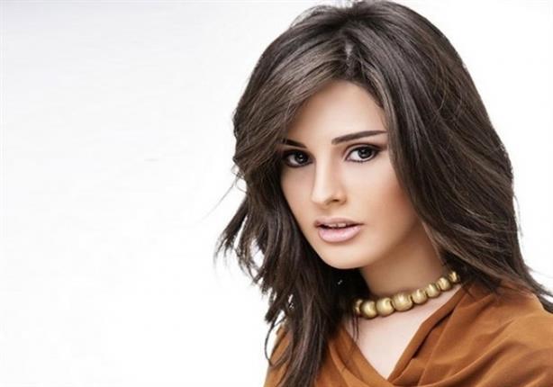 الفنانة نسرين إمام