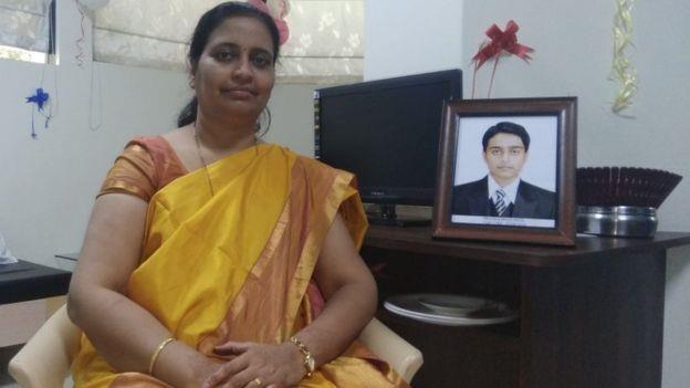رفضت المعلمة الهندية الحداد على ابنها المتوفى وأصر
