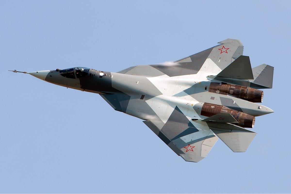 روسيا تدفع بطائرة سوخوي لاعتراض طائرة استطلاع أمري