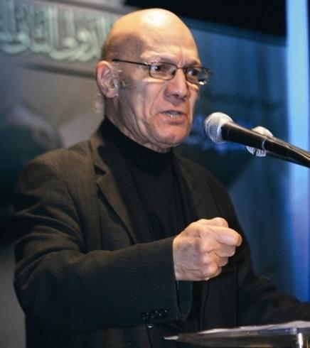 الكاتب أحمد عبدالمعطي حجازي
