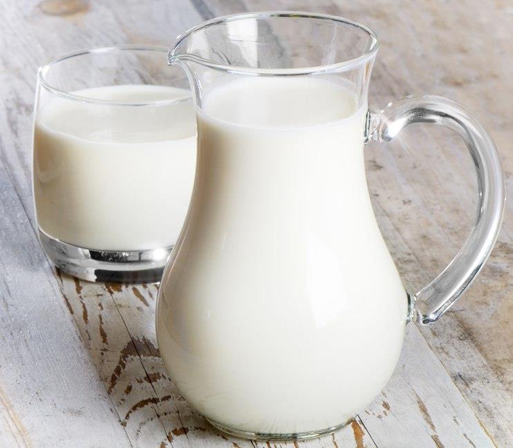   الحليب كامل الدسم أم المقشود.. أيهما الأكثر صلاح