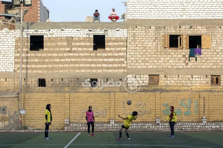 تكوين فريق كرة قدم نسائية في المنيا