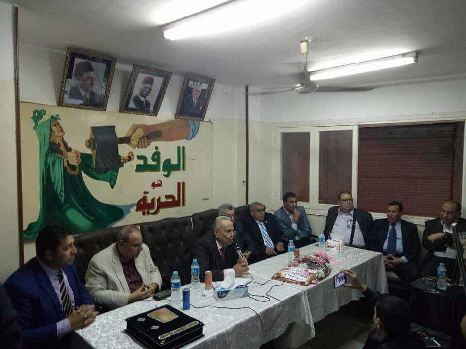 أبوشقة خلال لقاءه أعضاء الهيئة الوفدية بمحافظة الش