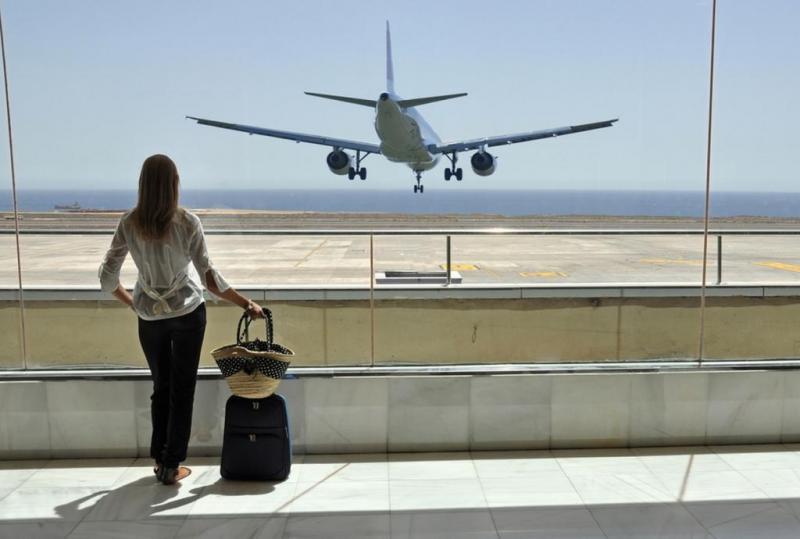  شركة طيران عربية تحتفل بالمرأة بطاقم نسائي كامل ع
