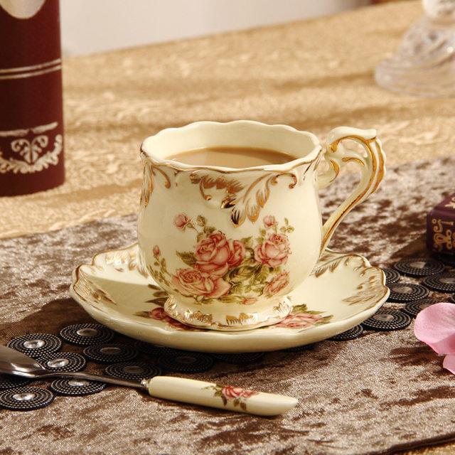  تعلم صنع الشاي على الطريقة الملكية البريطانية