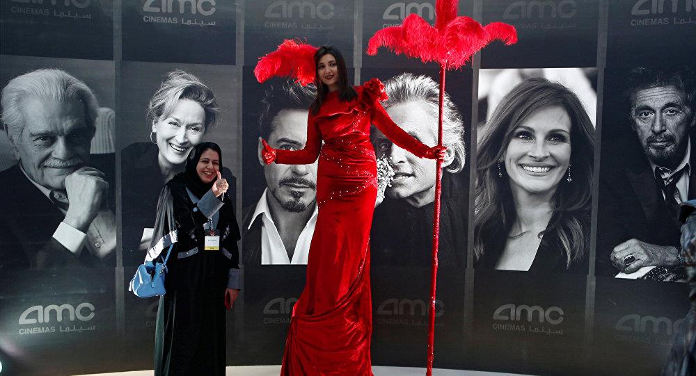 الأميرة ريما بنت بندر تشاهد العرض السينمائي الأول 