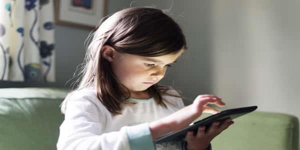مخاطر استخدام الأطفال للألعاب الإلكترونية
