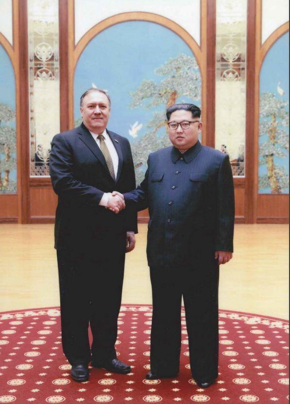 وزير الخارجية الأمريكي والزعيم الكوري الشمالي (1) 