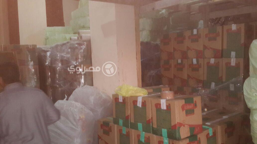 ضبط طن ونصف زيت طعام فاسد في الإسكندرية