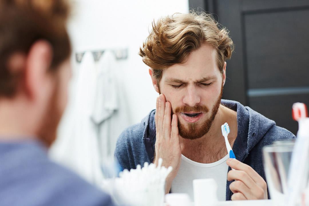 هل من الطبيعي الشعور بالألم بعد حشو الأسنان؟