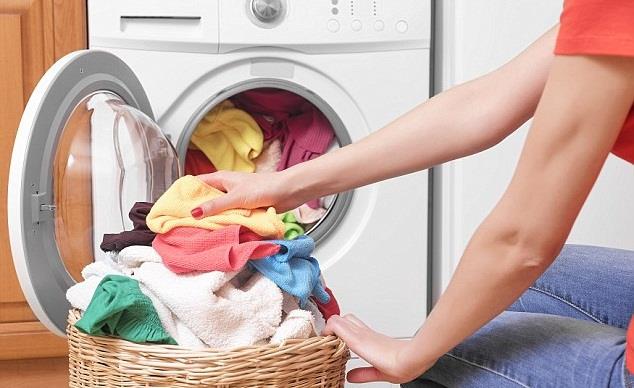 5 نصائح للحصول على ملابس نظيفة..  منها استخدام الأ