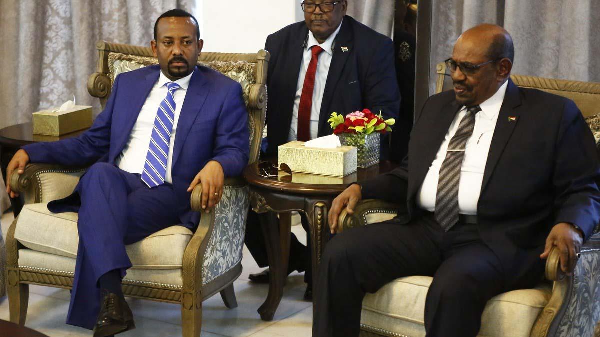 الرئيس السوداني عمر البشير مع رئيس الوزراء الإثيوب