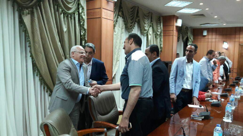 محافظ بورسعيد مع مجلس إدارة الغرفة التجارية