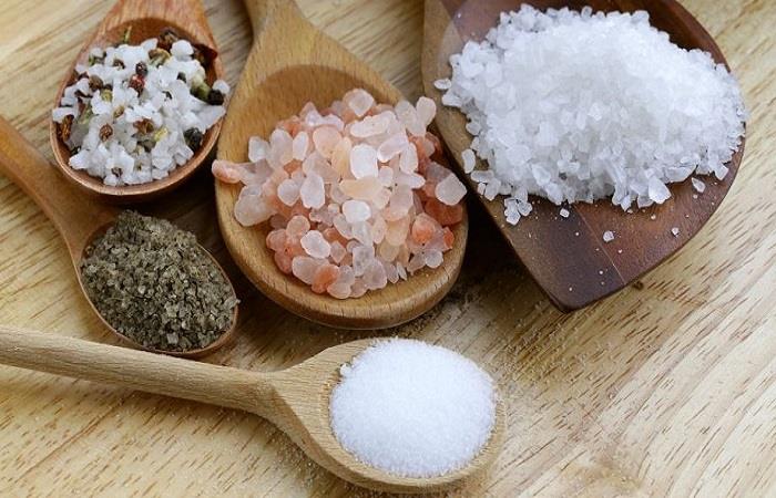 هل الملح المُلون أكثر صحية من النوع العادي؟ 