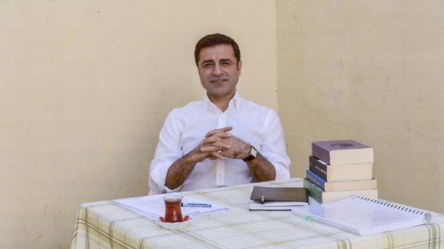دميرتاش معتقل منذ نحو عامين في غربي تركيا