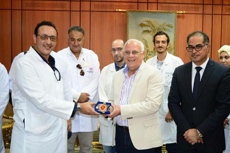 محافظ بورسعيد يكرم فريق عمل مستشفى سعاد كفافي