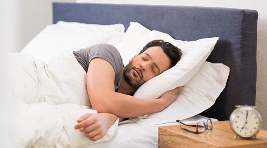 ما هي الوسادة المناسبة لنوم أكثر صحة؟