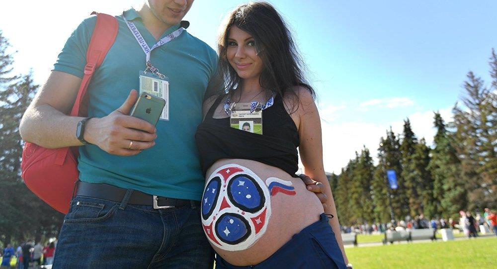 كيف يوثر كأس العالم على معدلات الإنجاب في روسيا؟