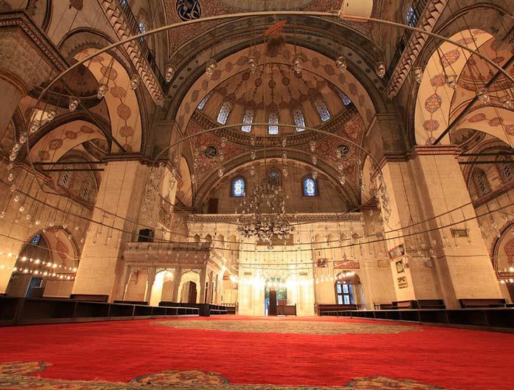 9 آلاف مسجد تفتح أبوابها للمعتكفين‬ في تركيا