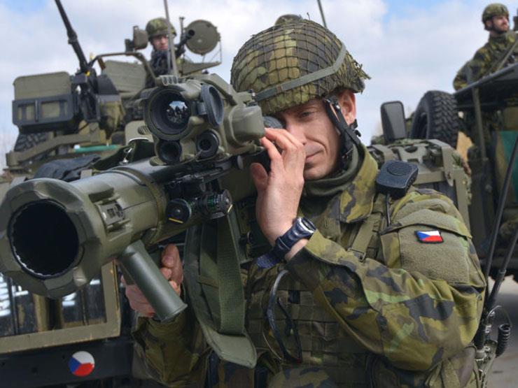 أفراد الجيش التشيكي خلال تدريب قوات الناتو