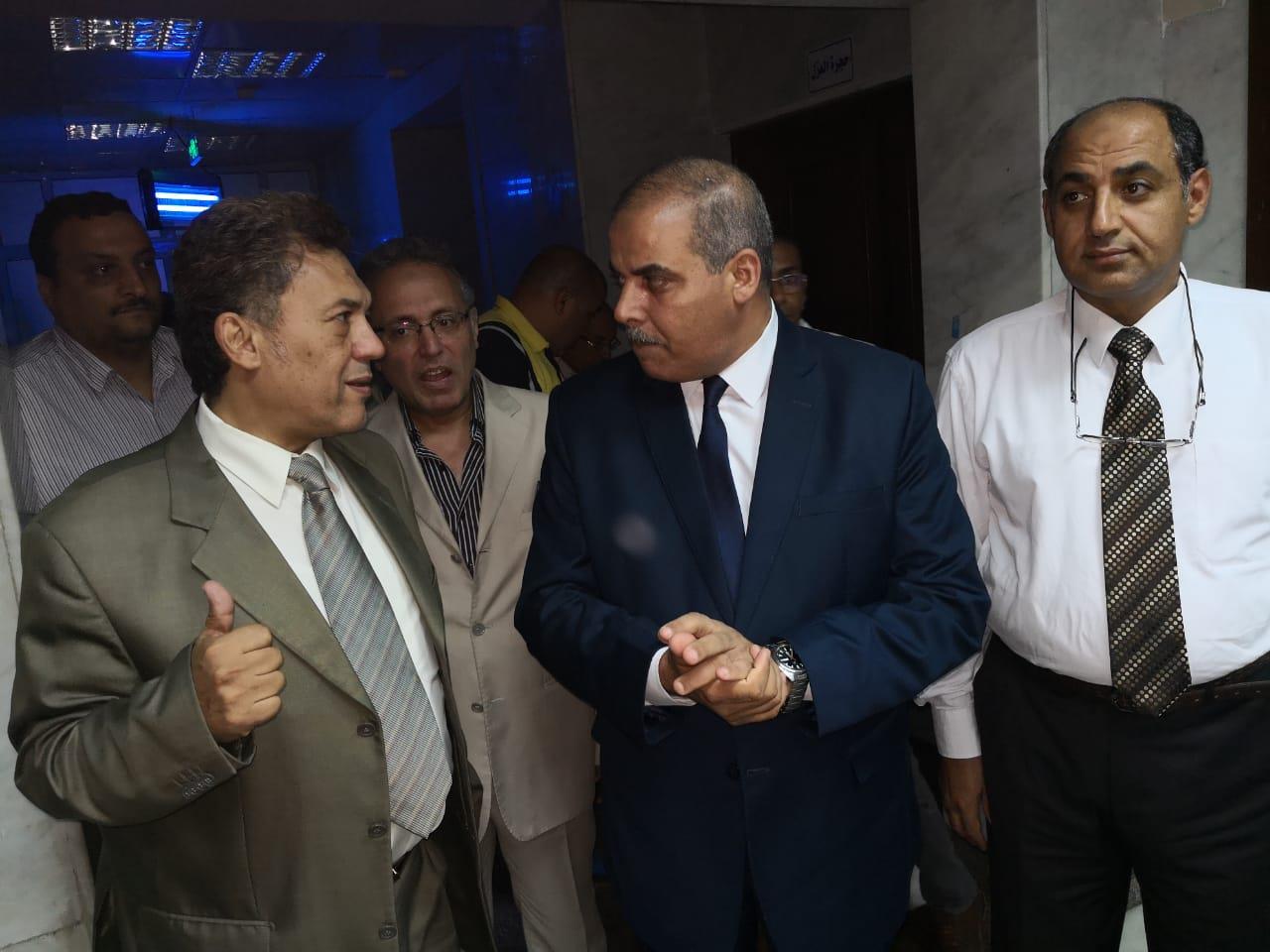 رئيس جامعة الأزهر يزور مستشفى سيد جلال1