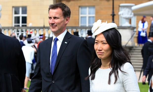 وزير الخارجية البريطاني وزوجته