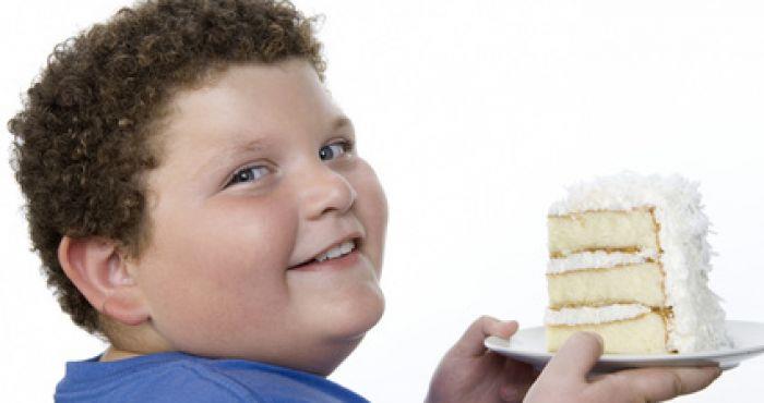  5 أطعمة احذريها لتقليل وزن طفلك