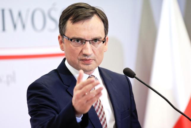 وزير العدل والمدعي العام في بولندا زبيجنيو زيوبرو