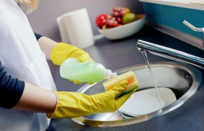 طريقة سهلة للتخلص من البكتيريا في المطبخ