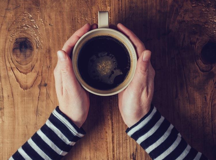  دراسة: عدد فناجين القهوة يؤثر على أنماط النوم مدى