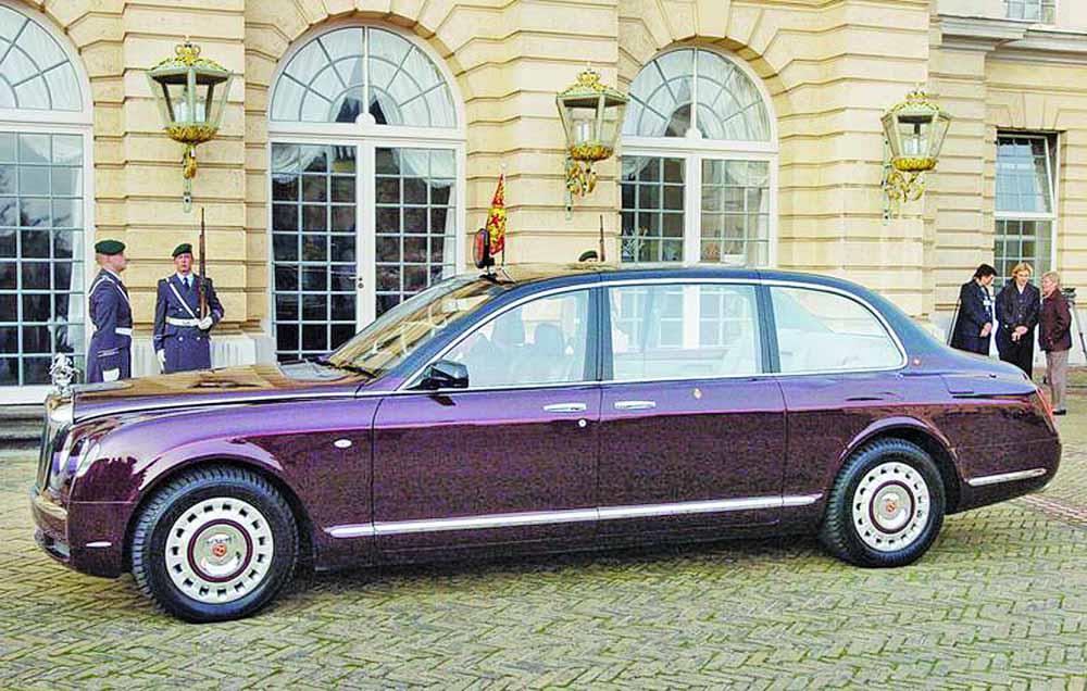 سيارة الملكة إليزابيث المعروضة للبيع