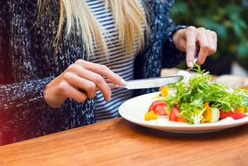 5  نصائح لمتبعي "الدايت" لتناول الطعام خارج المنزل