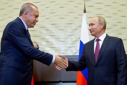 الرئيس الروسي بوتين ونظيره التركي أردوغان