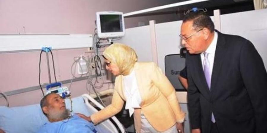 وزيرة الصحة اثناء زيارة مستشفي ديرب نجم