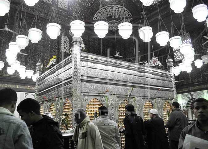 مقام الحسين في مسجده بالقاهرة