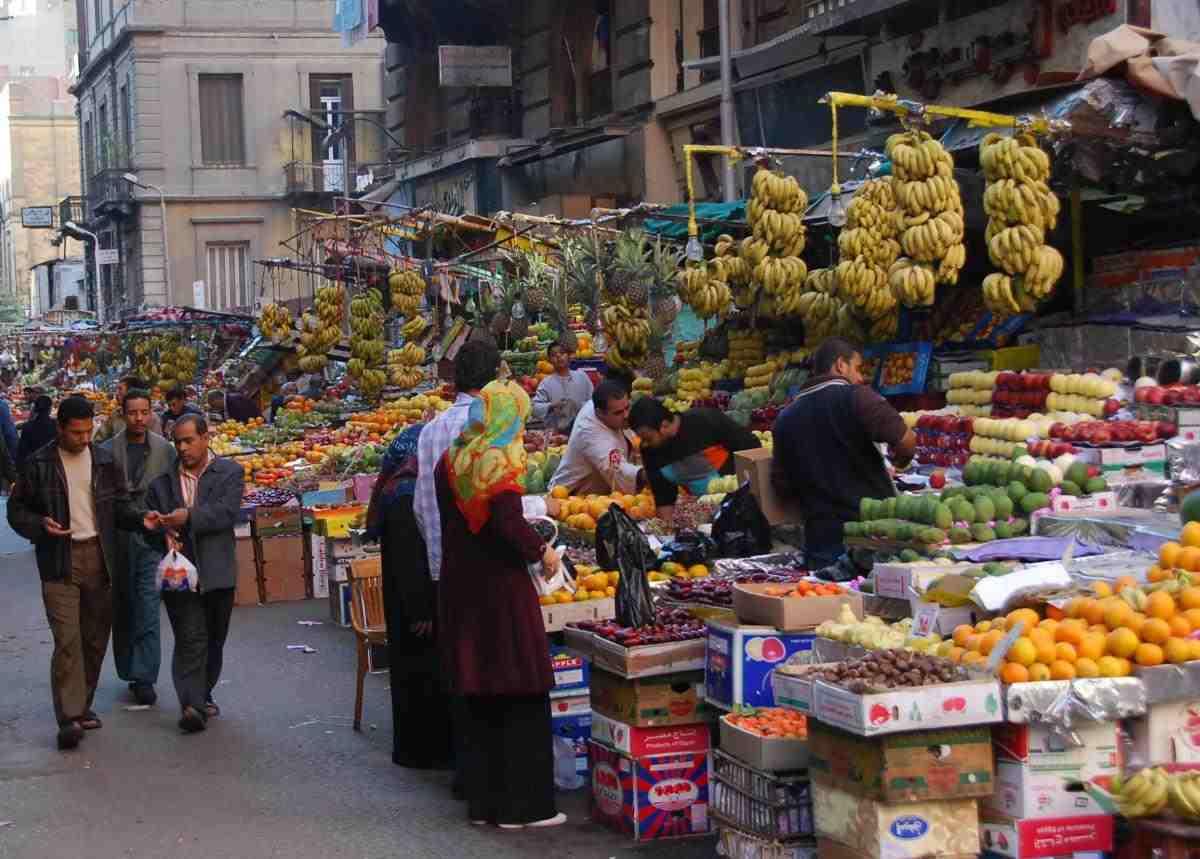 سوق للفاكهة بوسط القاهرة 
