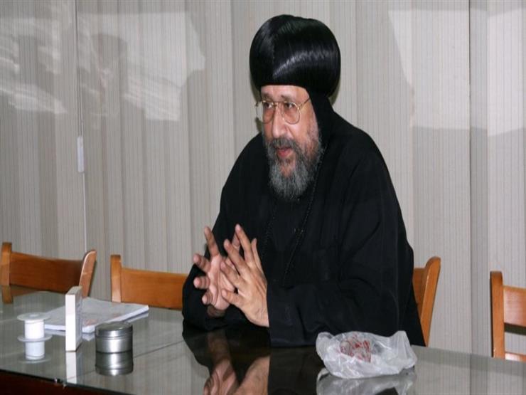 الأنبا إرميا الأسقف العام رئيس المركز الثقافي القب