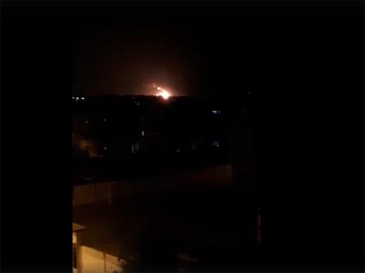 تصاعد ألسنة النيران من مطار المزة العسكري