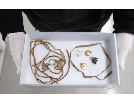  5500 قطعة مجوهرات من "تيتانيك" في مزاد 