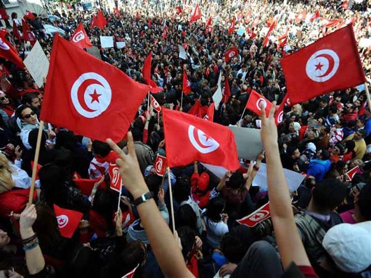 ًأرشيفية لمتظاهرين في أحد المدن التونسية