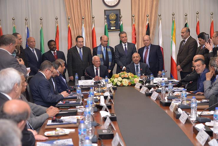 توقيع عقد انتفاع فرع الأكاديمية العربية ببورسعيد