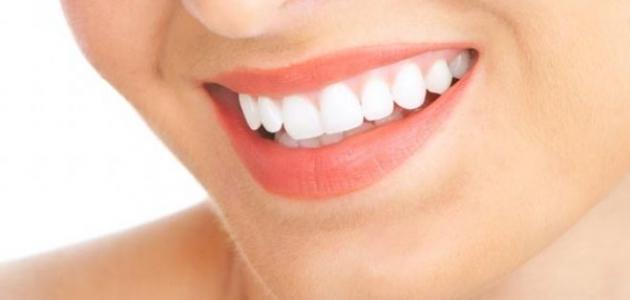  5 أسباب وراء صفرة أسنانك.. تعرف عليها