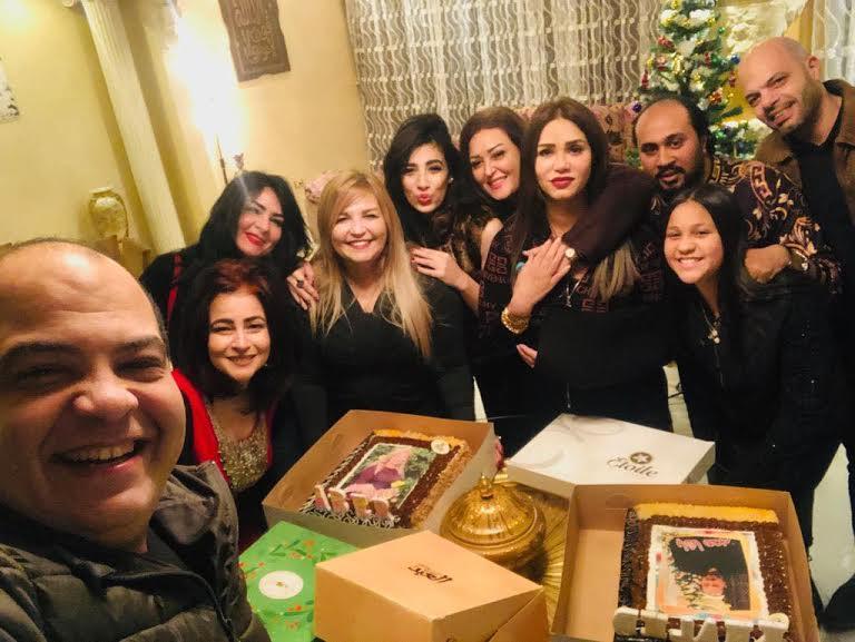 إيناس عزالدين تحتفل بعيد ميلاد عبير منير وشريف باه