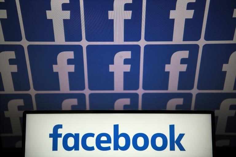 شعار شبكة فيسبوك للتواصل الاجتماعي في 04 تموزيوليو