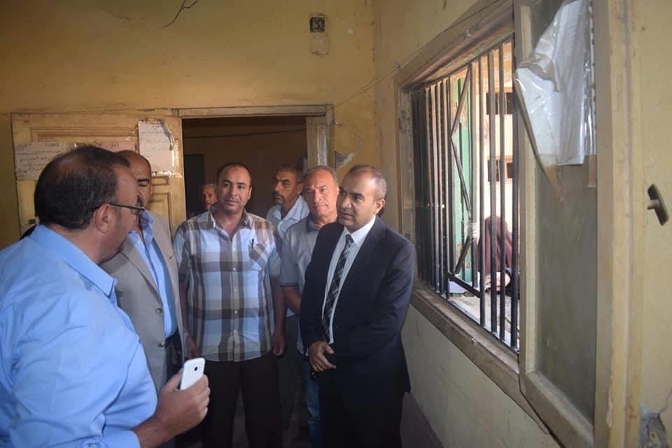 رئيس مركز أبوقرقاص المنيا يتابع الخدمات بقرية بني 