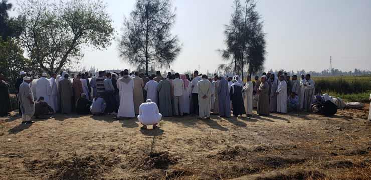 البحيرة تشيع جنازة أحد ضحايا حادث الطائرة الإثيوبي