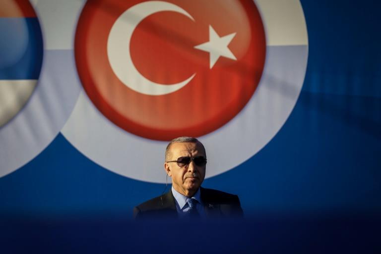 الرئيس التركي رجب طيب إردوغان خلال احتفال في سريمس