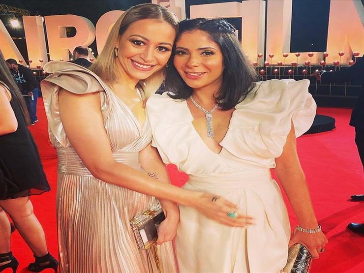 منى زكي تبارك لـ منة شلبي.. وغادة عبدالرازق تُعلق